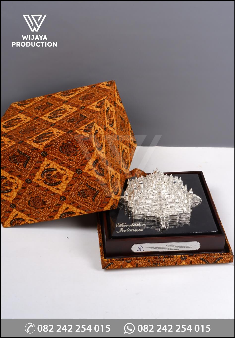 Box Souvenir Miniatur Candi Borobudur