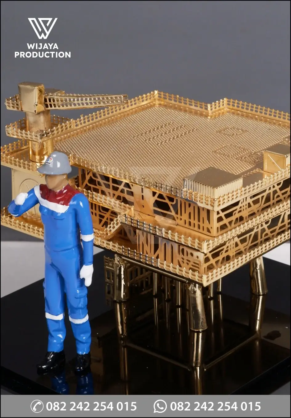 Detail Souvenir Miniatur Rig Offshore + Figure 3D