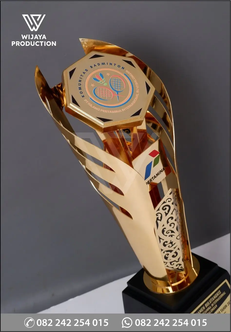 Detail Piala Turnamen Bulutangkis PT Kilang Minyak Internasional