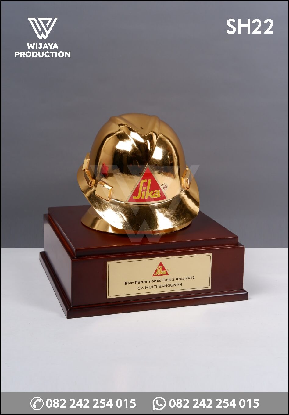 Souvenir Helm Kuningan Sika