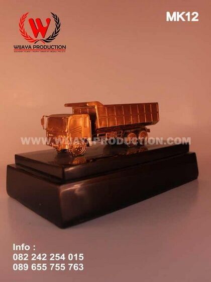 souvenir miniatur kendaraan truk