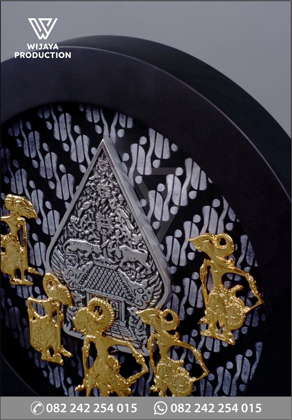 Detail Plakat Kayu Gunungan Wayang Pandawa