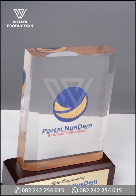 Detail Plakat Akrilik Partai NasDem