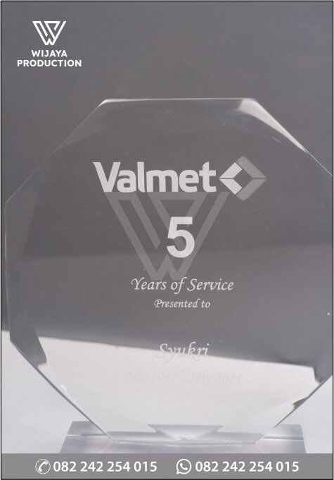 Detail Plakat Akrilik Valmet 5 Years of Service