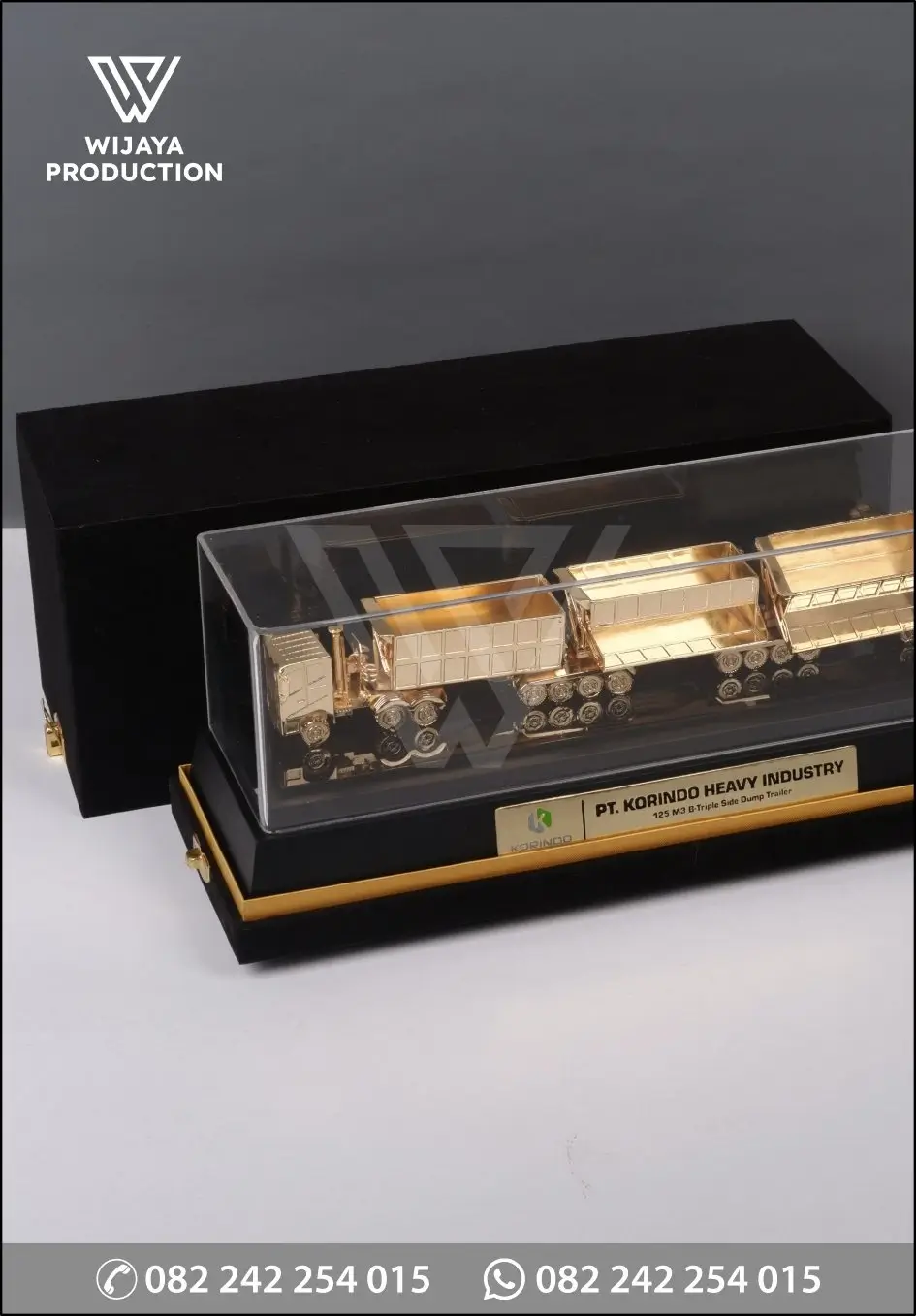 Box Souvenir Miniatur Triple Side Dump Trailer