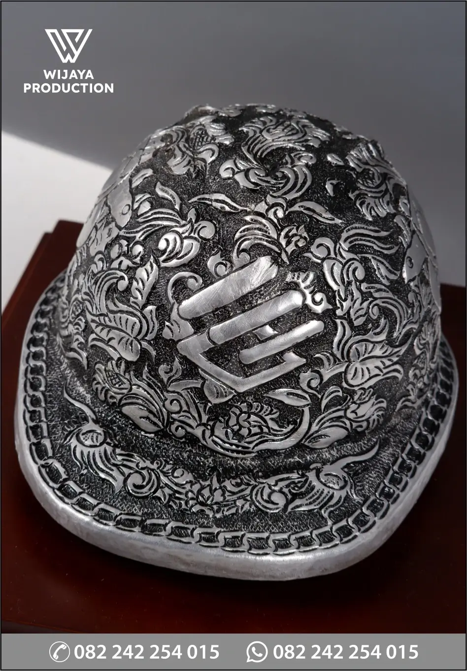 Detail Souvenir Helm Ukir Berau Coal Appreciation Customer Awards
