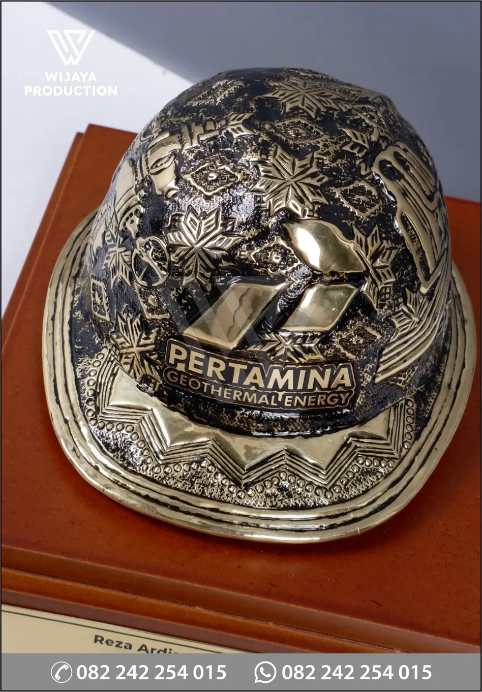 Detail Souvenir Helm Ukir Pertamina Geothermal Energy