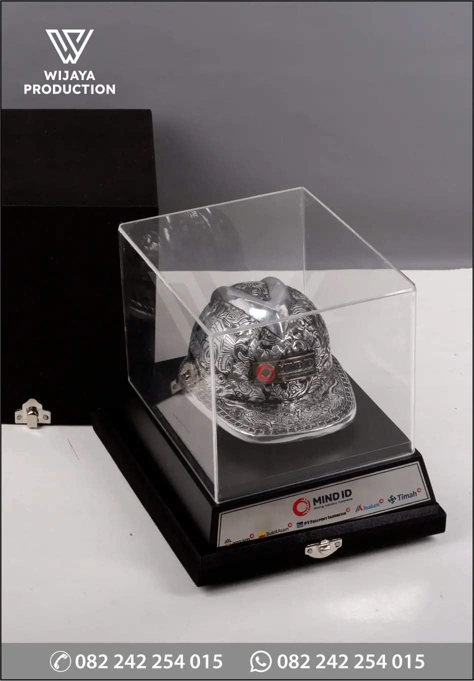 Box Souvenir Helm Ukir Mining Industry Indonesia