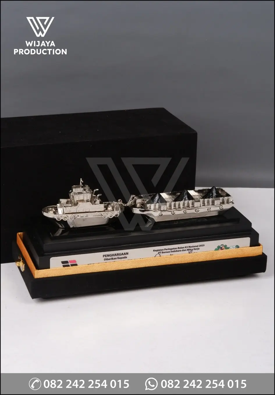 Box Miniatur Kapal Tugboat & Tongkang PT BIB