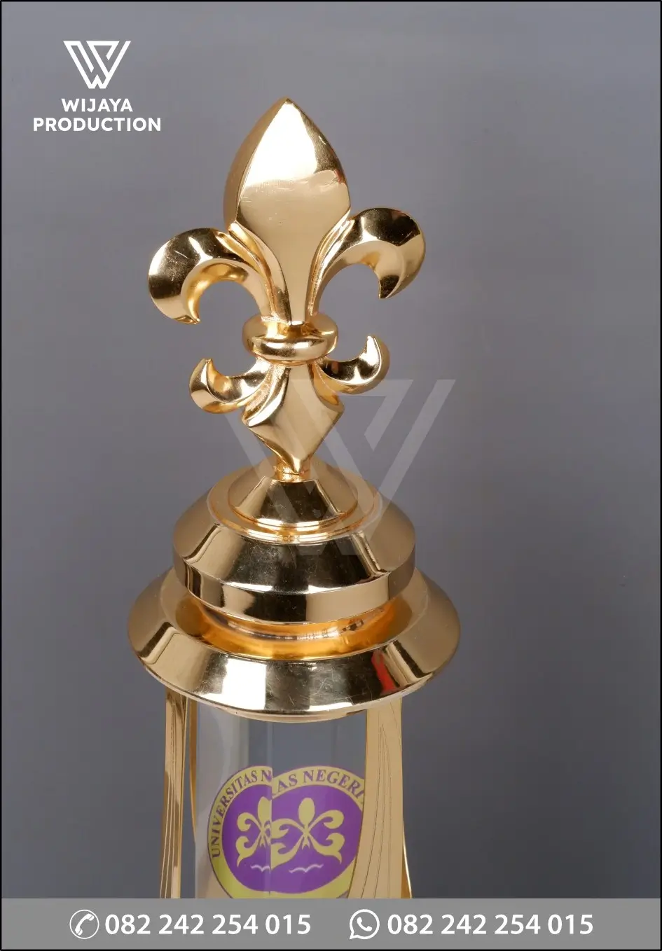 Detail Piala akrilik Rektor Universitas Papua esport pubg